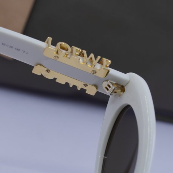 Loewe LW40156U 25E Cat Eye Sunglasses – Ivory\Brown - Picture 6 of 10